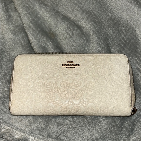Coach Cream Wallet with Monogram Pattern EUC - Picture 1 of 15